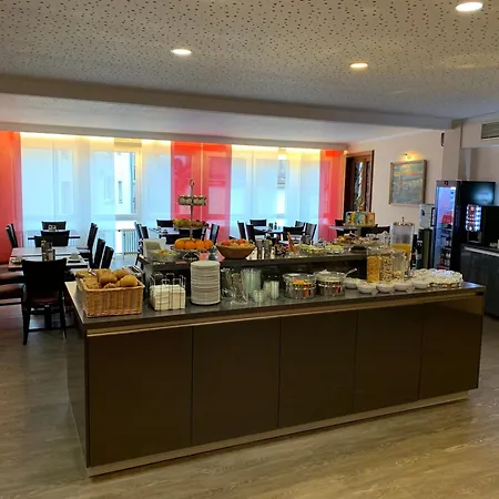 威尔加尼酒店 3* 维特利希
