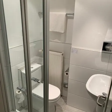 Well Garni Hotel