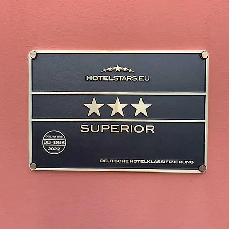 Well Garni Hotel