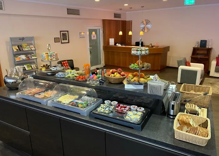 Well Garni מלון 3*